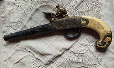 Réplique pistolet ancien d'occasion  Mussy-sur-Seine