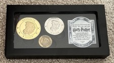 Três moedas de Harry Potter do banco de gringotes na caixa de apresentação. comprar usado  Enviando para Brazil