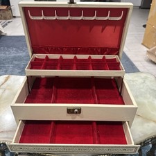 three beautiful boxes ring for sale three beautiful boxes ring for sale Miami