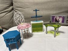 Barbie Moda Fiebre Silla de Cristal, Mesa de Fiesta de Té, TV, Teléfono, Mesa y Soporte de TV segunda mano  Embacar hacia Argentina