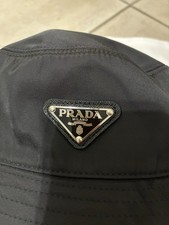Prada bucket hat usato  Giugliano in Campania