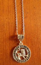 Collier pendentif argenté d'occasion  Calais