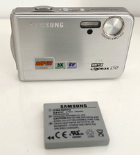 Fotocamera digitale samsung usato  Valenzano