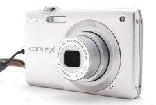 Near mint nikon d'occasion  Expédié en Belgium