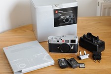 Leica 10.3mp digital for sale  DIDCOT