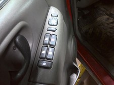 Driver front door d'occasion  Expédié en Belgium
