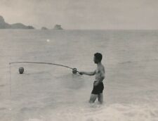 #043 Bonito Homem Sem Camisa Vara de Pesca Homem Pesca Praia Abstrato FOTO ORG VINTAGE comprar usado  Enviando para Brazil