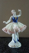 Figurine porcelaine robe d'occasion  Sommesous