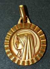 Belle médaille religieuse d'occasion  Houilles