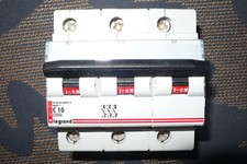Disjoncteur triphase 10a d'occasion  France