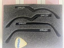 Fones de ouvido pretos Oakley com lâminas de barbear comprar usado  Enviando para Brazil