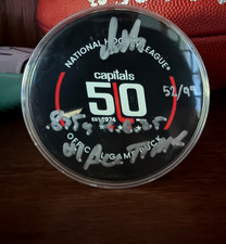 Alex ovechkin firmato usato Alex ovechkin firmato usato  Spedire a Italy