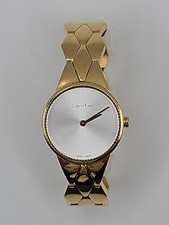 Relógio feminino Calvin Klein CK fabricado na Suíça - Tom dourado e mostrador prateado 30 mm. K6E235 comprar usado  Enviando para Brazil