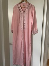 Robe djellaba rose d'occasion  Paris III