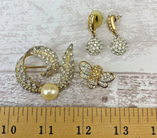 Swarovski bumble bee for sale  West Chester