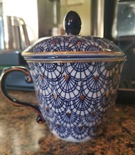 Taza de té con tapa de porcelana pintada a mano con infusor colador azul y dorado - 10 OZ segunda mano  Embacar hacia Mexico