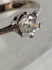 Jolie bague solitaire d'occasion  Reims