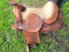 Ridding saddle for sale  Holdenville