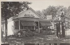 Cartão postal foto RPPC Musky Bay Store Stone Lake WI posto de gasolina Wisconsin 1959 comprar usado  Enviando para Brazil
