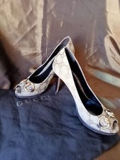 Scarpe donna originali usato  Isola di Capo Rizzuto