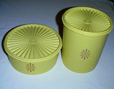 Usado, Antigo Conjunto de Vasilha TUPPERWARE #807 = 12 Xícaras e #1204 = 8 Xícaras de Trigo Colheita comprar usado  Enviando para Brazil
