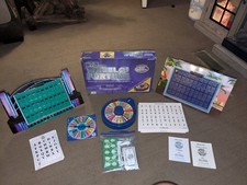 2009 Wheel of Fortune Deluxe 2ª edição Pressman 5758A com roda de réplica comprar usado 2009 Wheel of Fortune Deluxe 2ª edição Pressman 5758A com roda de réplica comprar usado  Enviando para Brazil