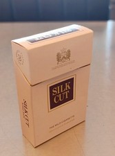 Paquet cigarettes vide d'occasion  Neuville-de-Poitou