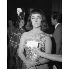 FOTO PUBLICITÁRIA 8,5x11 teste de guarda-roupa ELIZABETH TAYLOR "CLEÓPATRA" comprar usado  Enviando para Brazil