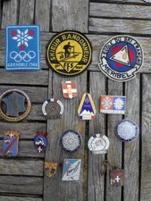 Lot médaille broche d'occasion  Saint-Etienne