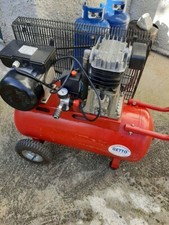 Compressore con tubo usato  Stignano