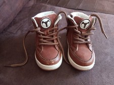 Petite paire chaussures d'occasion  Valmondois