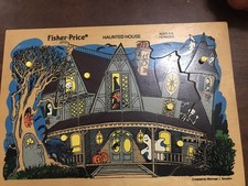Używany, Vintage 1984 Fisher-Price Drewniany nawiedzony dom 13-częściowy Puzzle #2712, wiek 3-5 lat na sprzedaż  Wysyłka do Poland