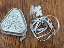 Słuchawki Beats by Dr Dre Lady Gaga Heartbeats białe / srebrne na sprzedaż Słuchawki Beats by Dr Dre Lady Gaga Heartbeats białe / srebrne na sprzedaż  Wysyłka do Poland