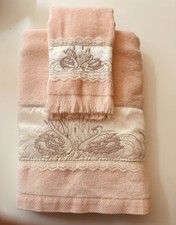 Conjunto de toalhas de banho e mão vintage 1980 rosa pêssego cisne cetim renda fieldcrest comprar usado  Enviando para Brazil