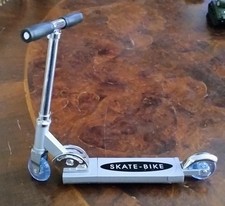 Isqueiro a gás skate bike scooter 16X15 cm comprar usado  Enviando para Brazil