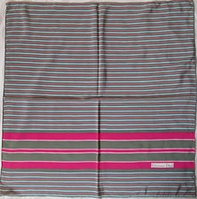Superbe foulard christian d'occasion  Montferrand-le-Château