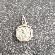Antique religious medal d'occasion  Expédié en Belgium
