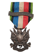 Médaille oublier...jamais 187 d'occasion Médaille oublier...jamais 187 d'occasion  Saint-Jean-en-Royans