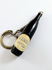 Chaveiro - Wines Of The Rocks - Isqueiro em miniatura - Vintage década de 1960 - Gadget comprar usado  Enviando para Brazil