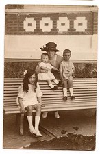 Femme enfants assis d'occasion Femme enfants assis d'occasion  Colmar