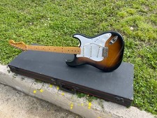 Fender squier stratocaster d'occasion  La Tour-du-Pin