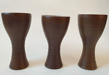 Three brown mazagrans d'occasion  Neigem