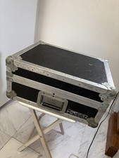 Bigorna Roadcase Usado, bom para equipamentos musicais Mesas Giratórias DJs comprar usado Bigorna Roadcase Usado, bom para equipamentos musicais Mesas Giratórias DJs comprar usado  Enviando para Brazil