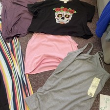Lot women misc for sale  Grand Rapids
