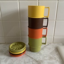 Antigo Tupperware #1312 (4) xícaras de café empilháveis com 5 tampas/copos colheita em excelente estado usado comprar usado  Enviando para Brazil