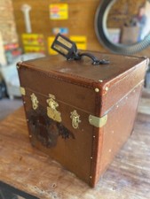 Malle chapeau delion d'occasion Malle chapeau delion d'occasion  Verfeil