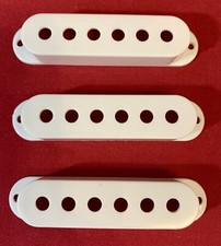 Capas para captadores (3) brancas - espaçamento de 50 mm, estilo Strat (muito bom estado) comprar usado  Enviando para Brazil