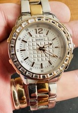 Relógio de quartzo feminino Guess aço com moldura de pedras preciosas. Ref.: W0018L3. Pulseira S 15,5 cm comprar usado  Enviando para Brazil