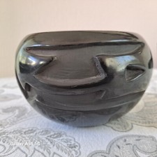 Sophie Cata-Santa Clara Pueblo Black Pottery  3" x 4 1/2" Arrow Vase comprar usado  Enviando para Brazil
