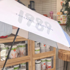 Swiftie 1989 umbrella d'occasion  Expédié en Belgium
